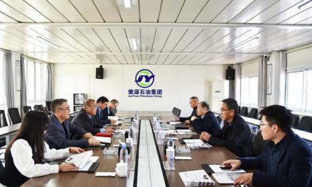 農(nóng)高區(qū)黨工委委員、管委會副主任曹永湖到俊源石油走訪